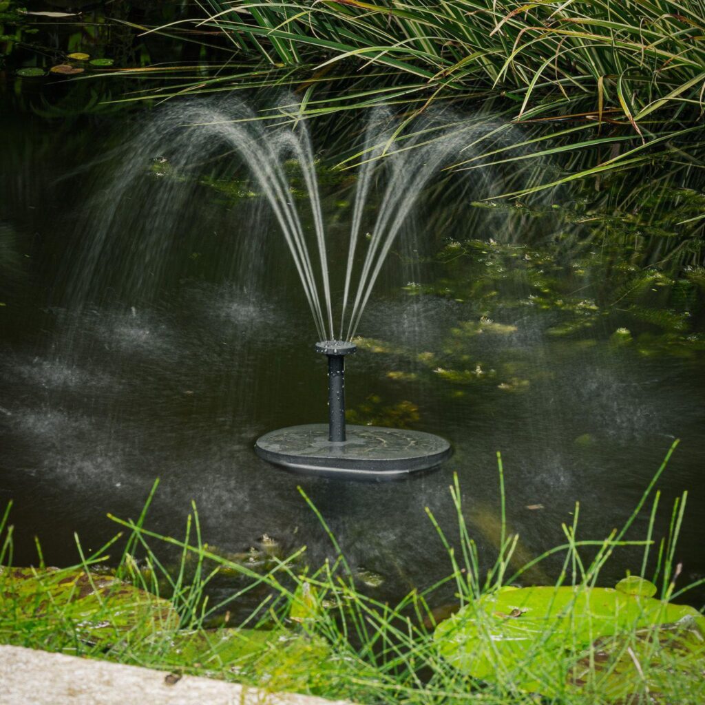 Blagdon Aquagarden Solar Compact Pond Pump (250) - Image 3